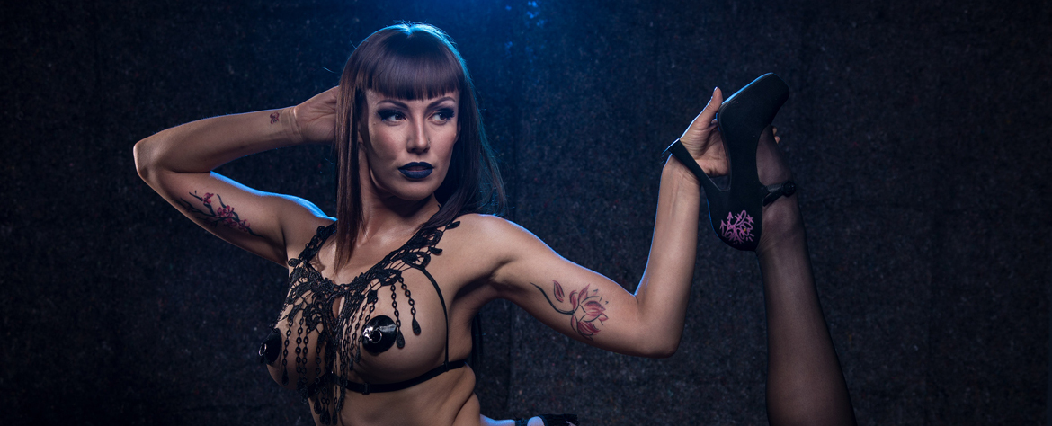 Burlesque T?nzerin Elena La Minou Waldkirch buchen