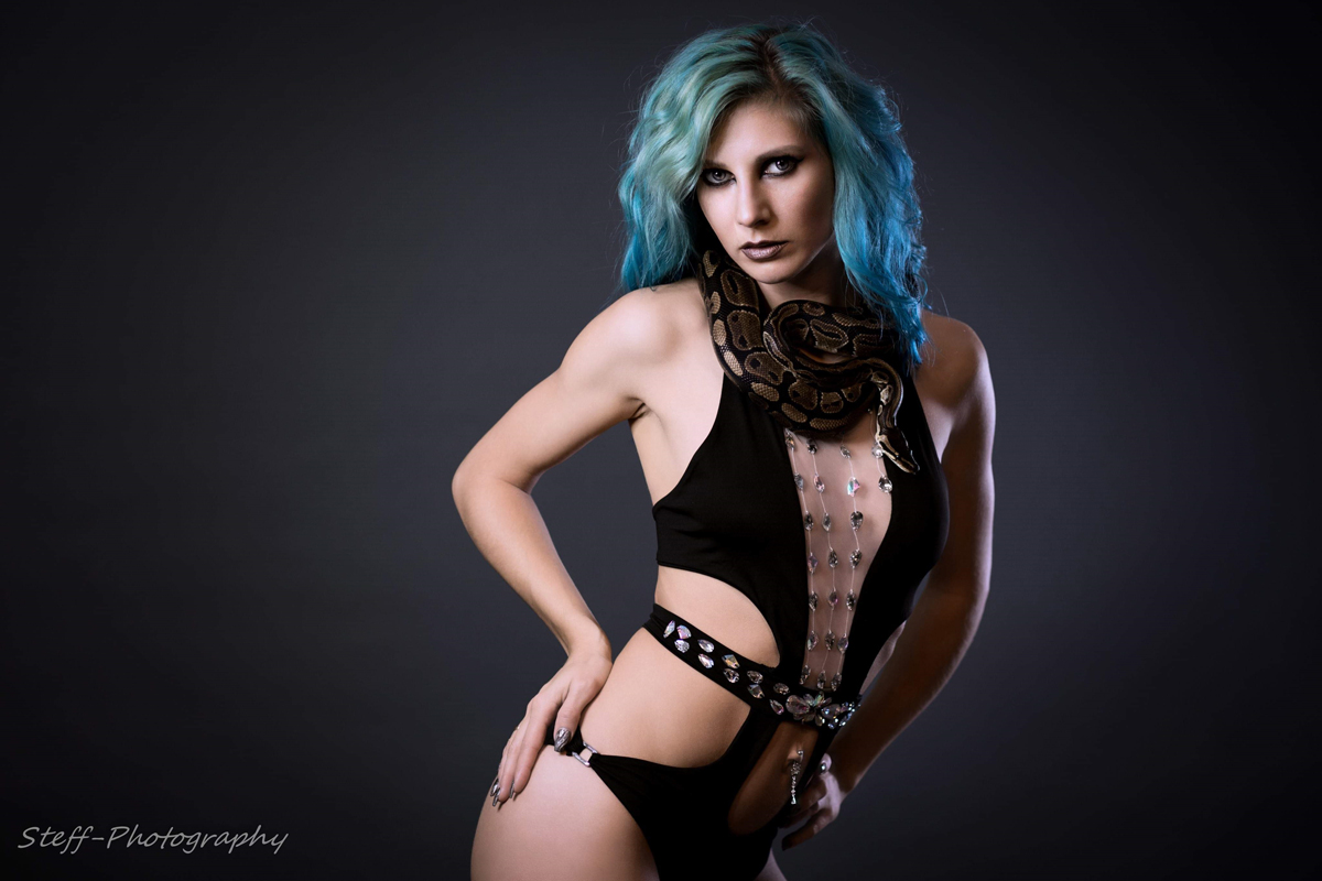 Stripperin Cat Gansingen buchen