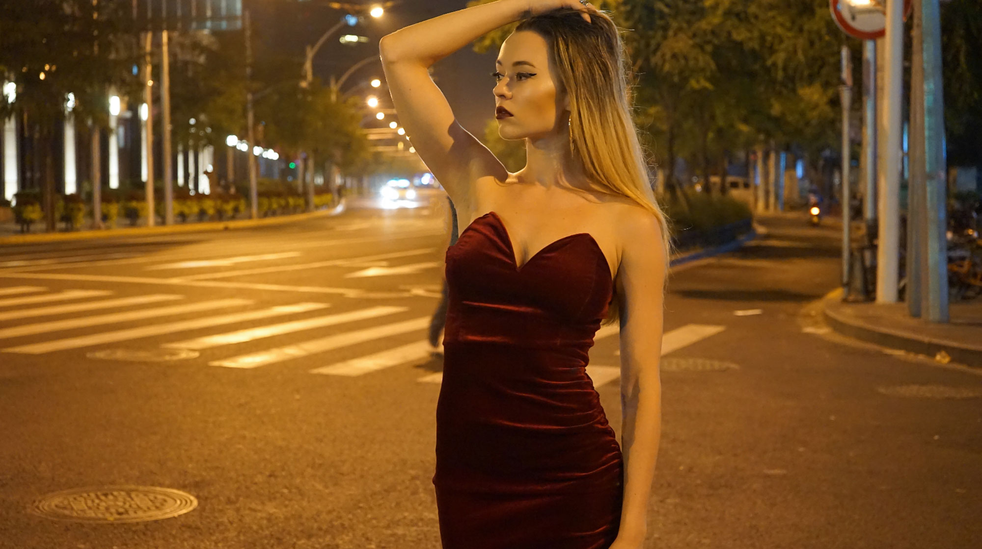 T?nzerin Kate Mokka Berlin buchen