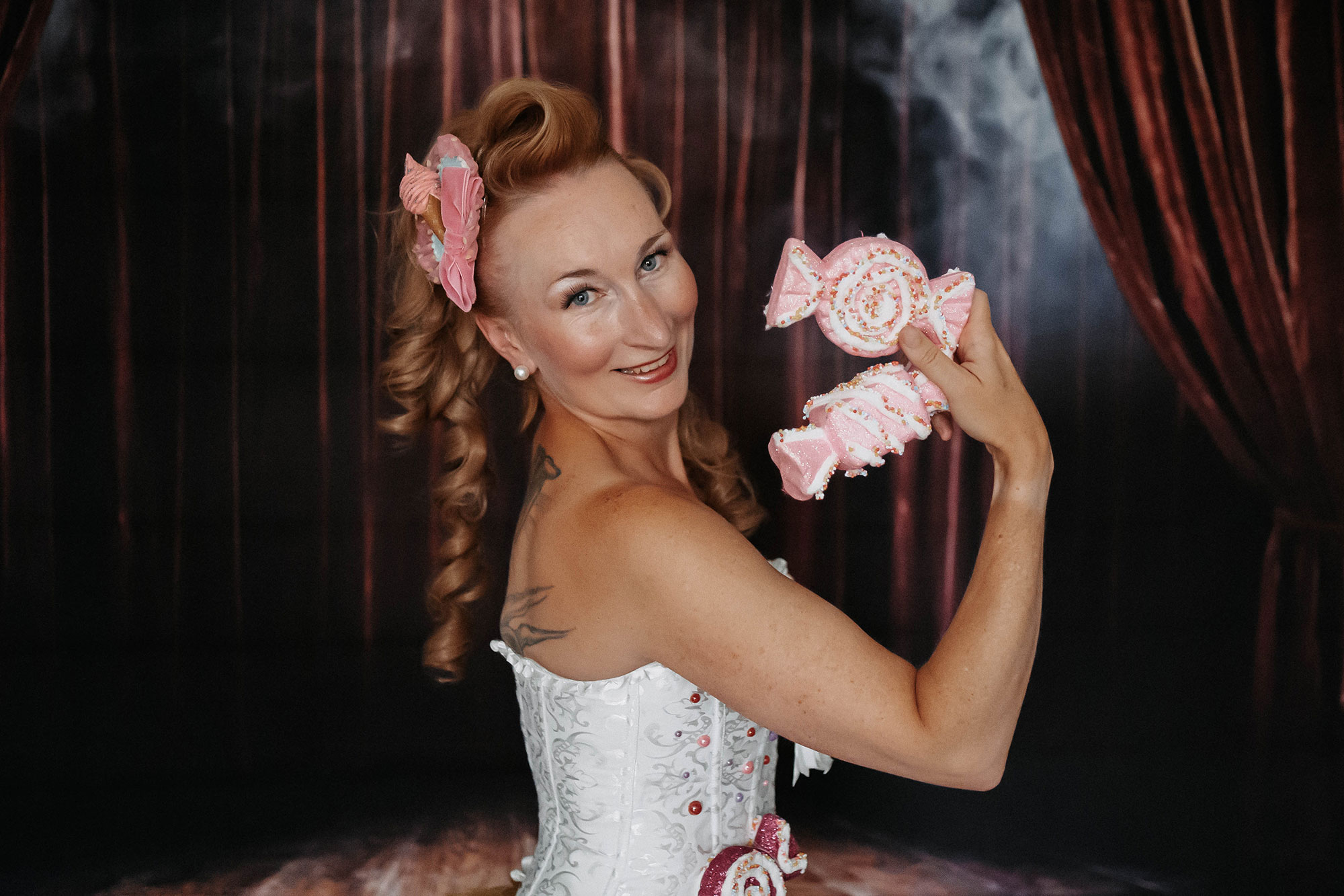 Stripperin Sina De-Ville Schwerin buchen