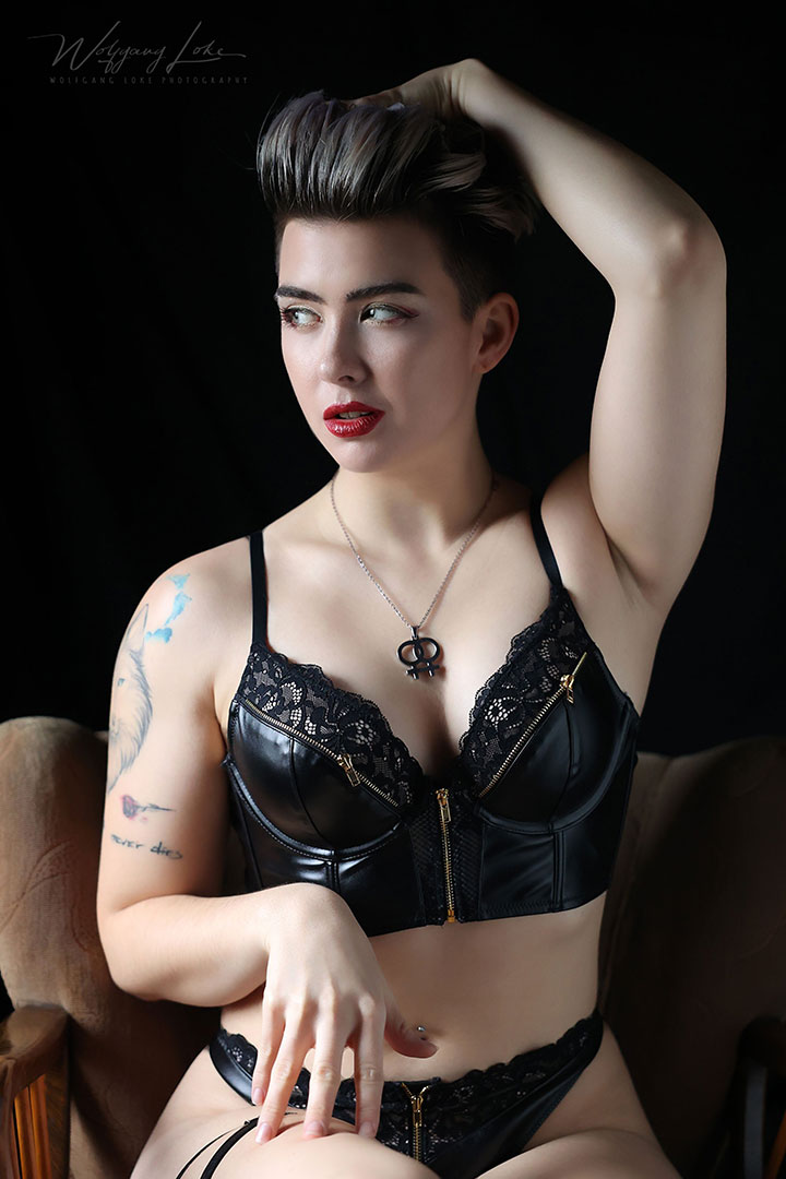 Stripper buchen -  - Sammyinframe