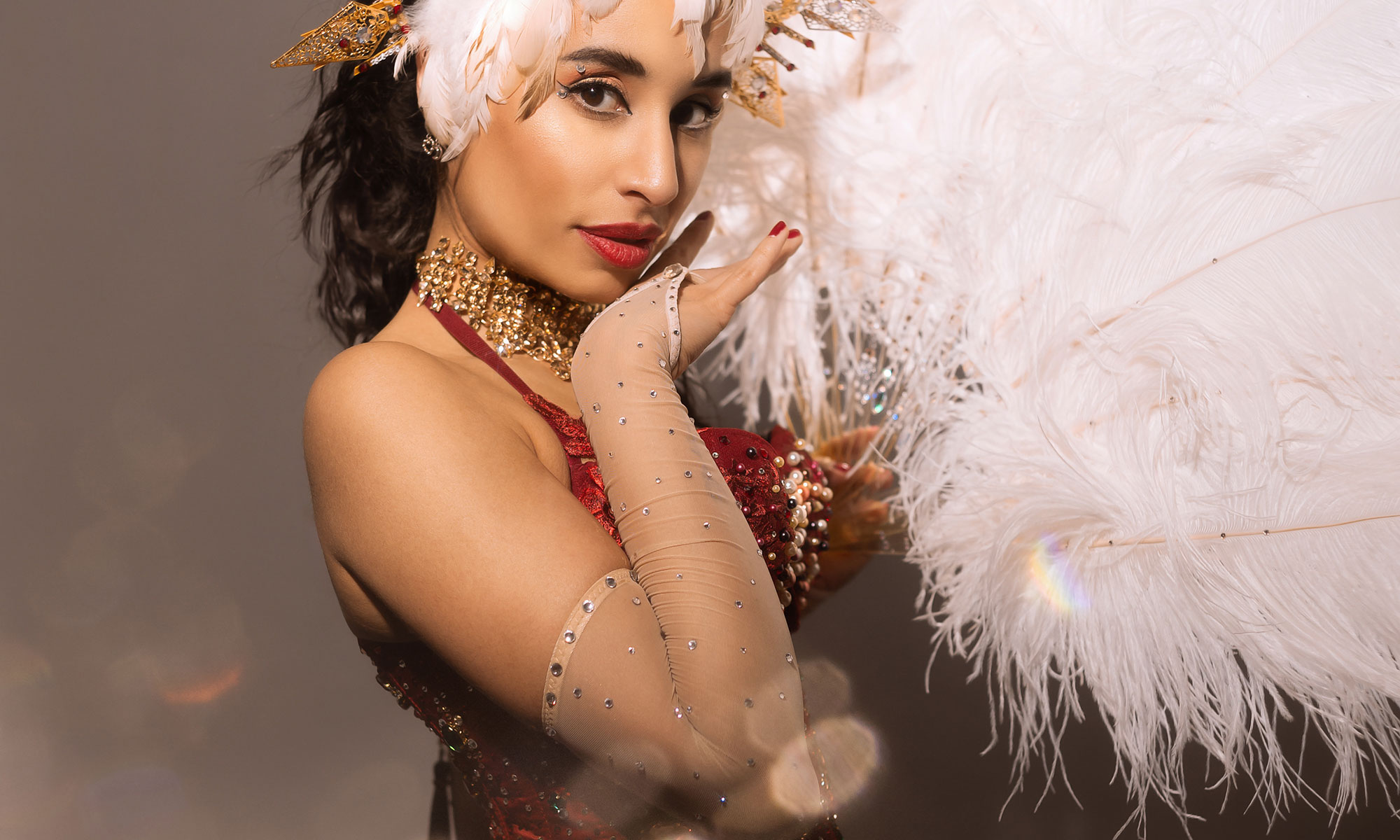 Burlesque T?nzerin Lucy La Fer Berlin buchen